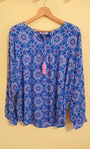 Bluse blau mit pink