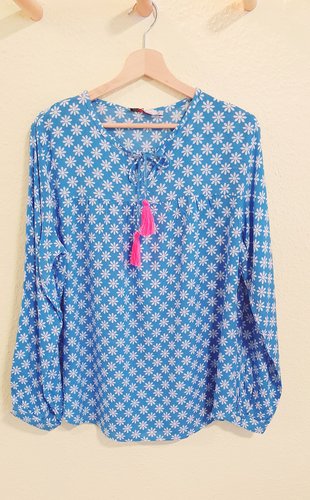 Bluse blau mit weißen Blümchen