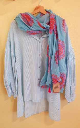 Bluse hellblau weiß gestreift