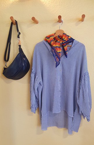 Bluse blau weiß gestreift