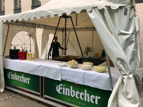 Vermietung Tische, Bänke und Geschirr