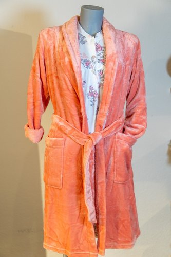 Nachthemd; Bademantel
