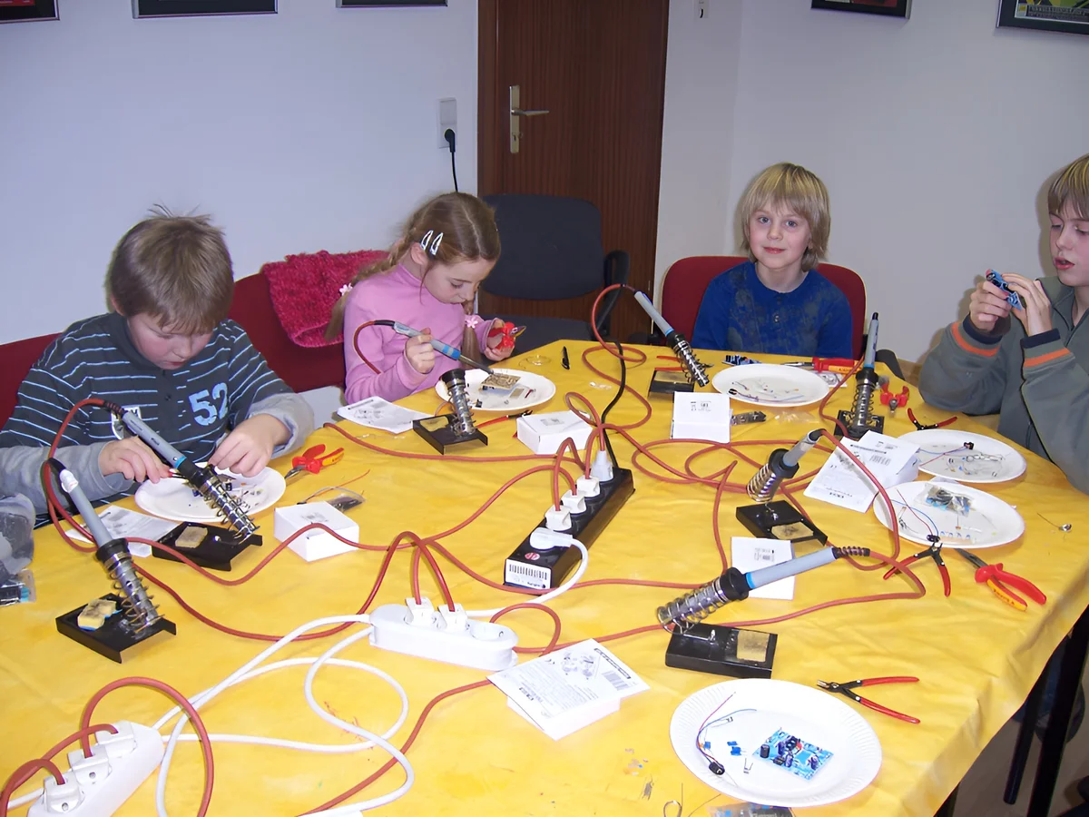 Workshop_uber_Elektrotechnik_am_.width-1200.format-webp